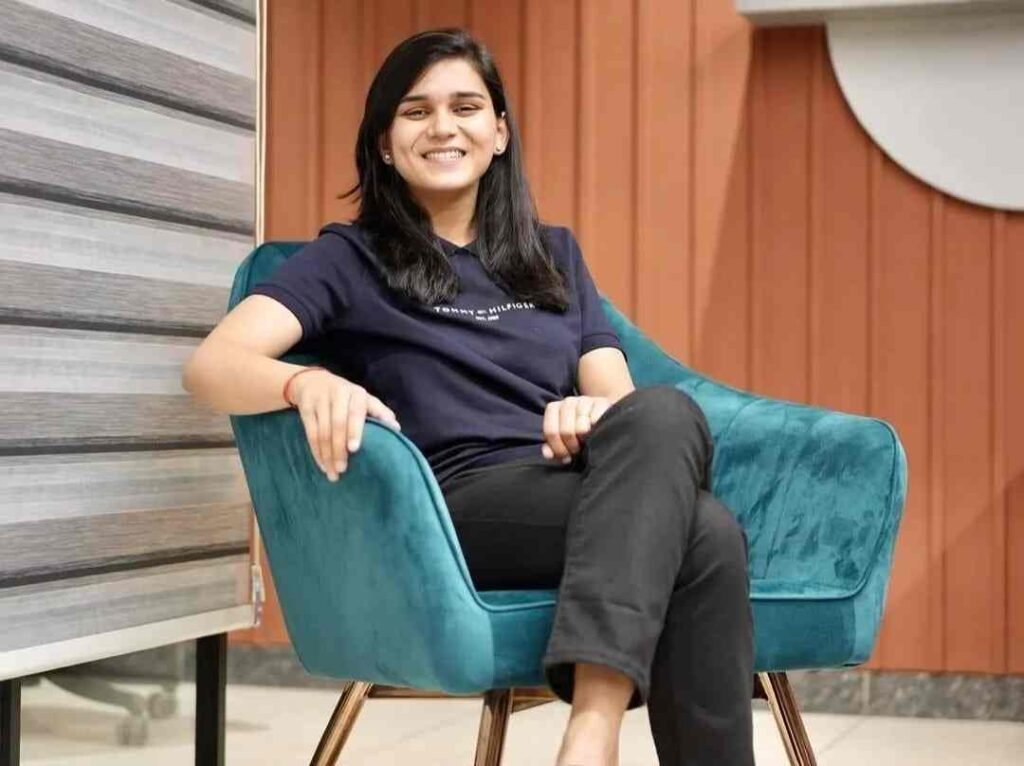 Himanshi Singh Biography, Age, Boyfriend, YouTube Income and Net Worth ...